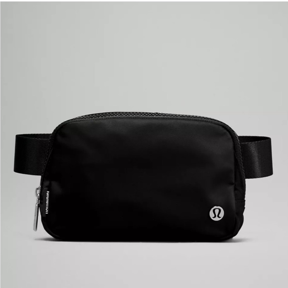 Lululemon Everywhere Belt Bag NWT